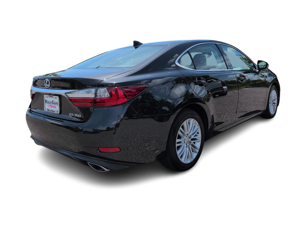 Thumbnail: 2016 Lexus ES - 18