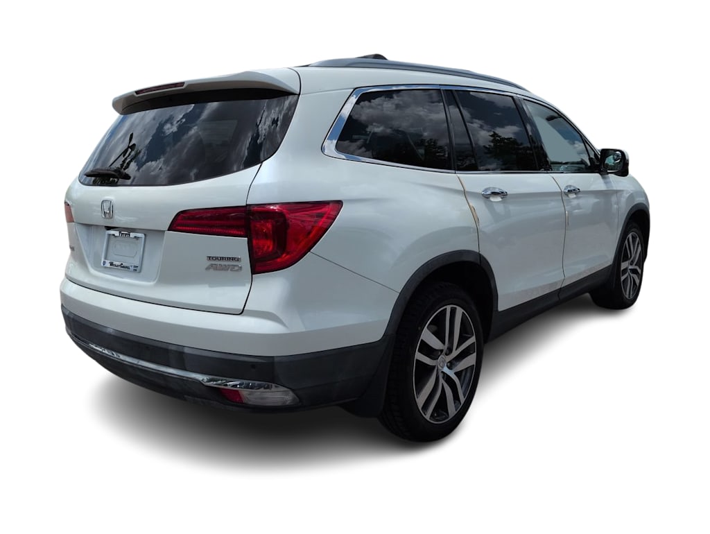 Thumbnail: 2017 Honda Pilot - 16