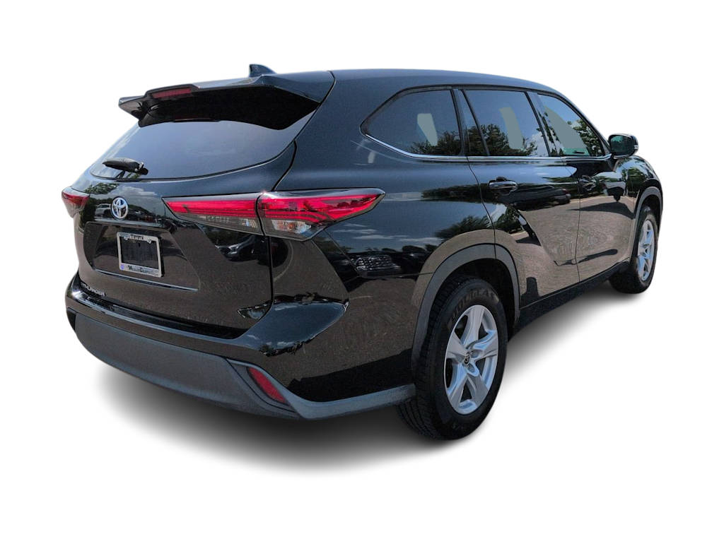 Thumbnail: 2021 Toyota Highlander - 17