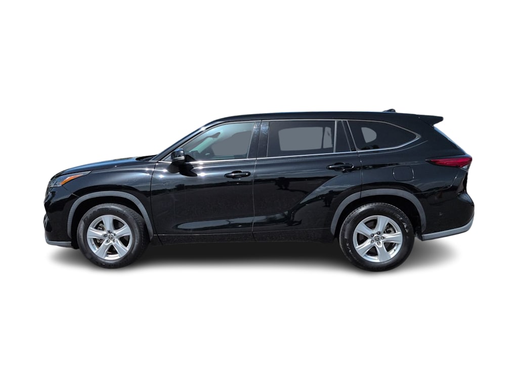 Thumbnail: 2021 Toyota Highlander - 3