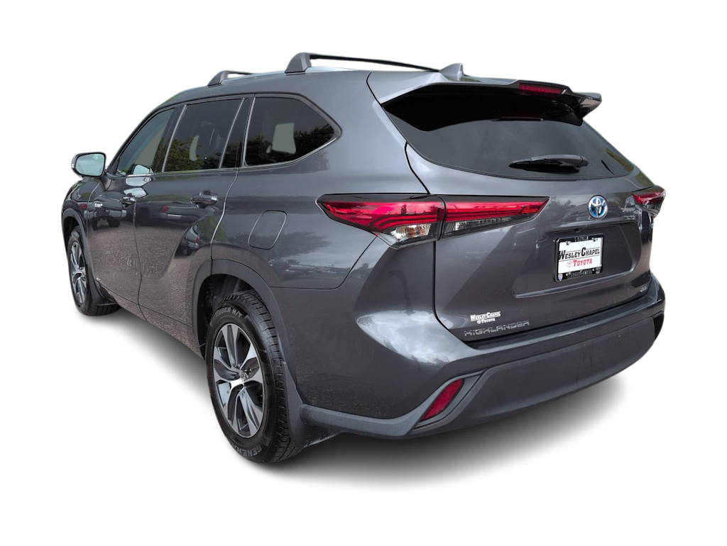 Thumbnail: 2021 Toyota Highlander - 4