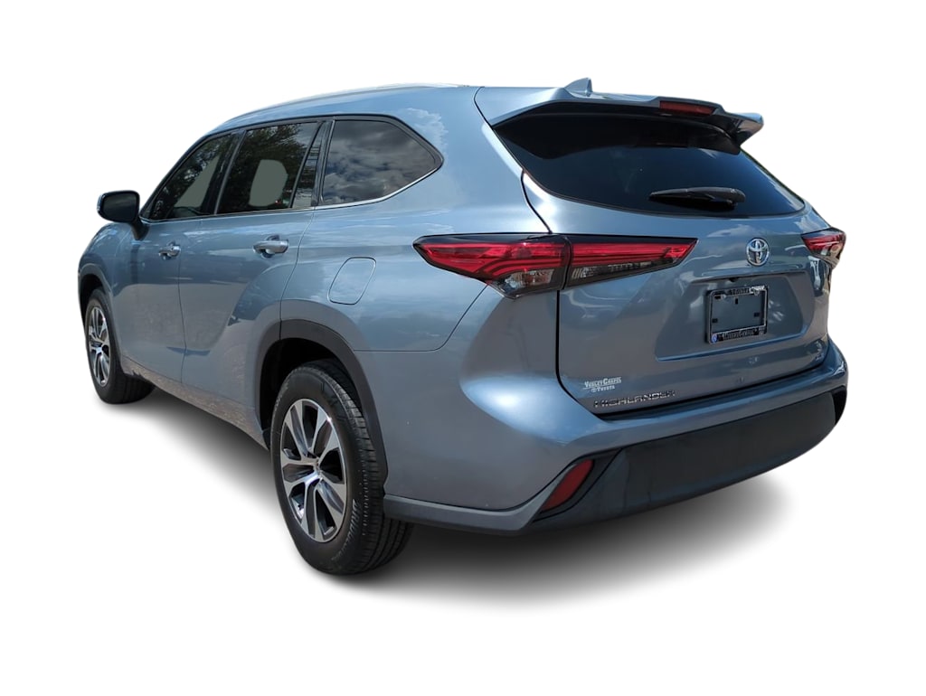 Thumbnail: 2022 Toyota Highlander - 4