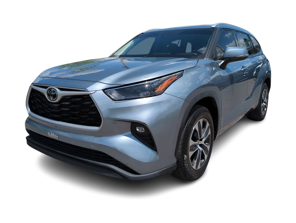 Thumbnail: 2022 Toyota Highlander - 16