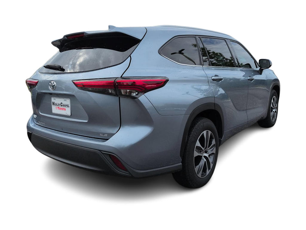Thumbnail: 2022 Toyota Highlander - 17