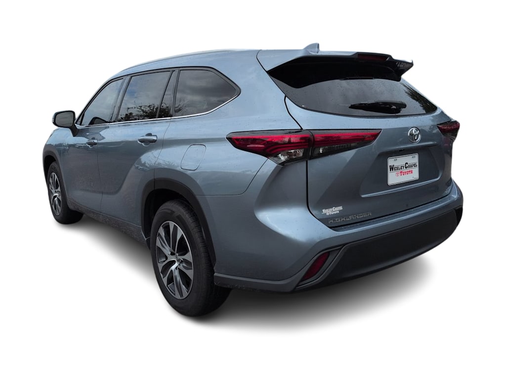Thumbnail: 2022 Toyota Highlander - 4