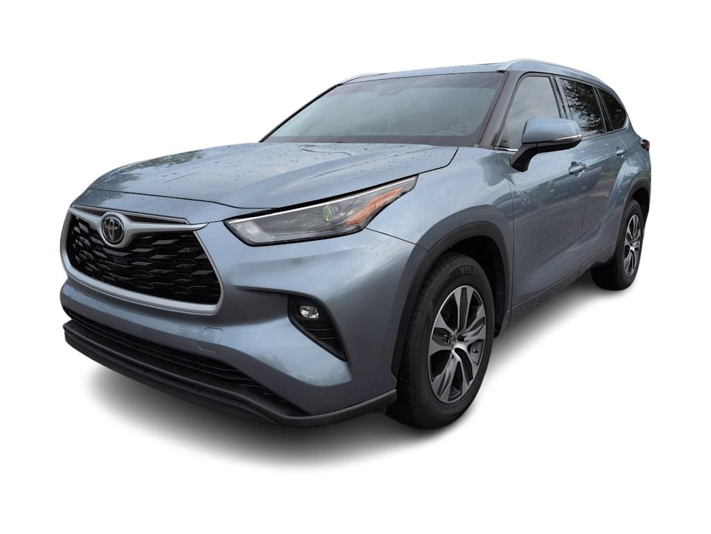 Thumbnail: 2022 Toyota Highlander - 16