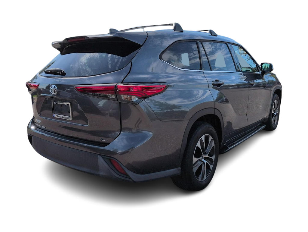 Thumbnail: 2021 Toyota Highlander - 18