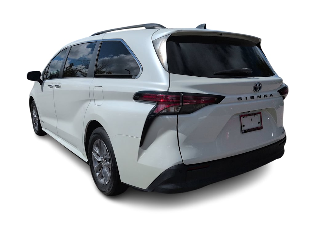 Thumbnail: 2021 Toyota Sienna - 4