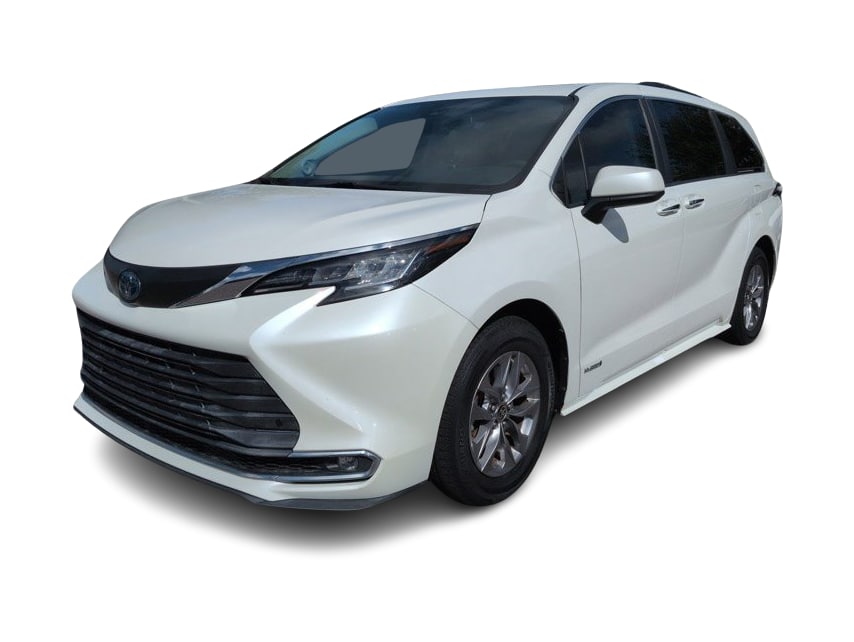 Thumbnail: 2021 Toyota Sienna - 3