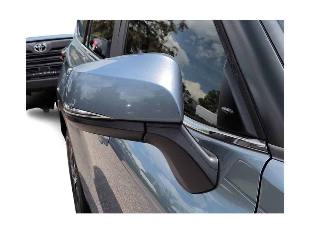 Thumbnail: 2023 Toyota Highlander - 19