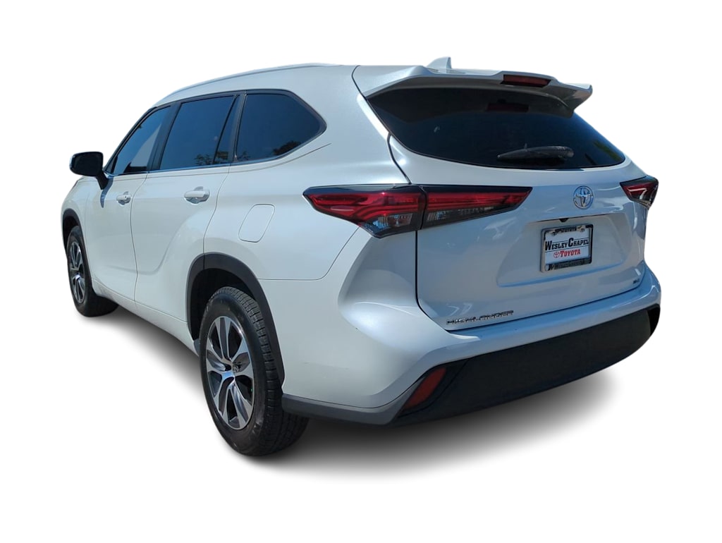 Thumbnail: 2023 Toyota Highlander - 4