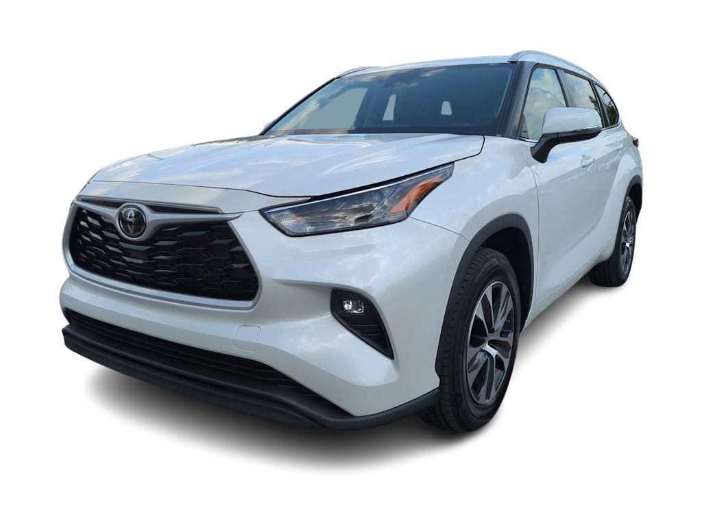 Thumbnail: 2023 Toyota Highlander - 16