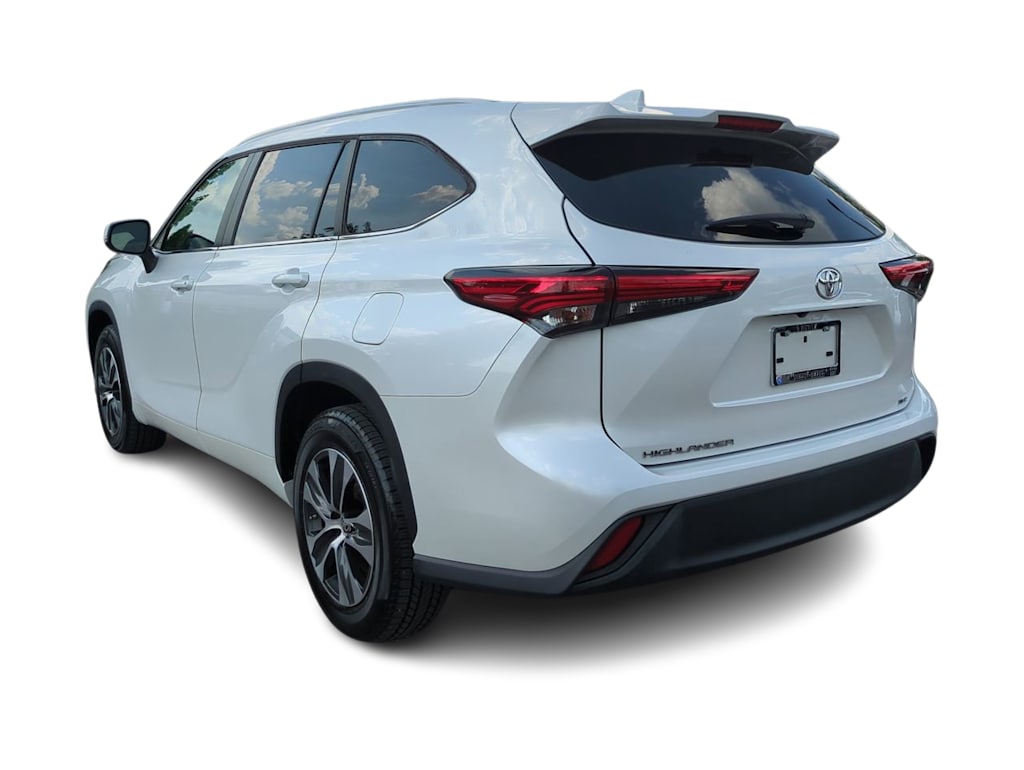 Thumbnail: 2023 Toyota Highlander - 4