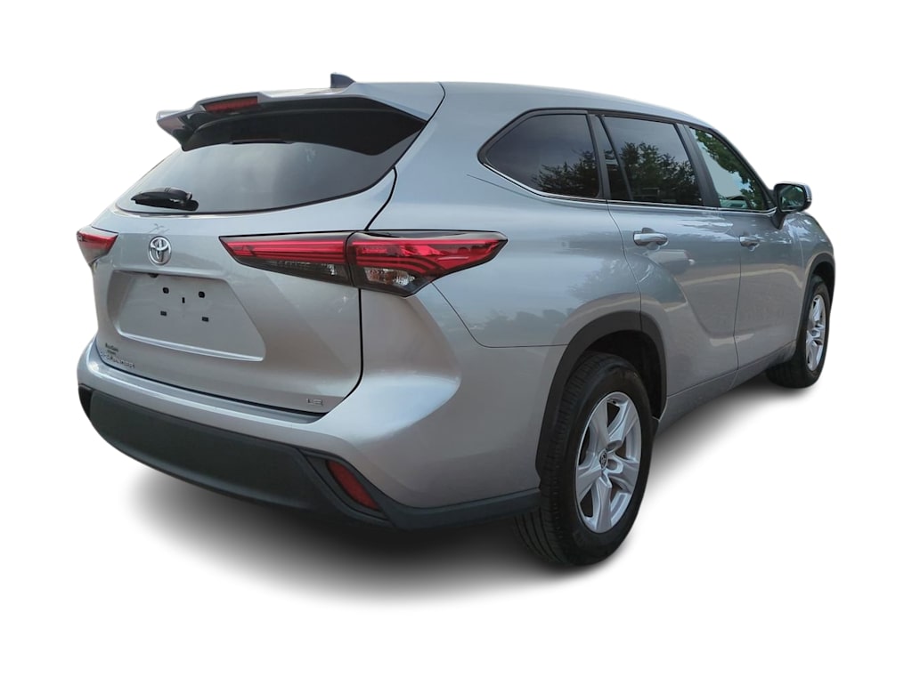 Thumbnail: 2023 Toyota Highlander - 18