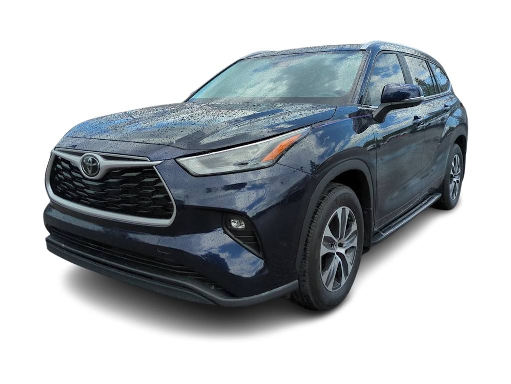 Thumbnail: 2023 Toyota Highlander - 15