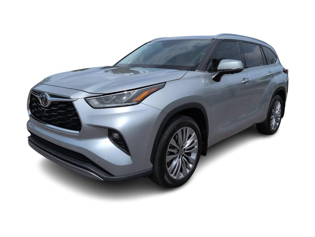Thumbnail: 2023 Toyota Highlander - 16