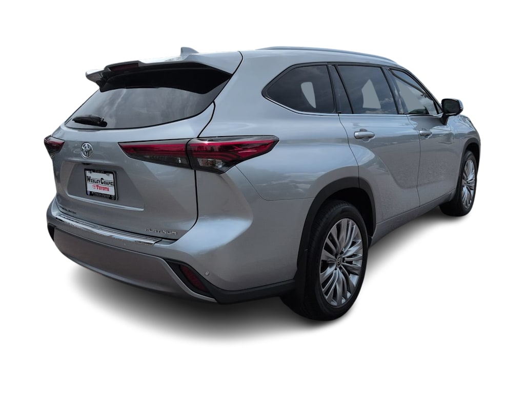 Thumbnail: 2023 Toyota Highlander - 17