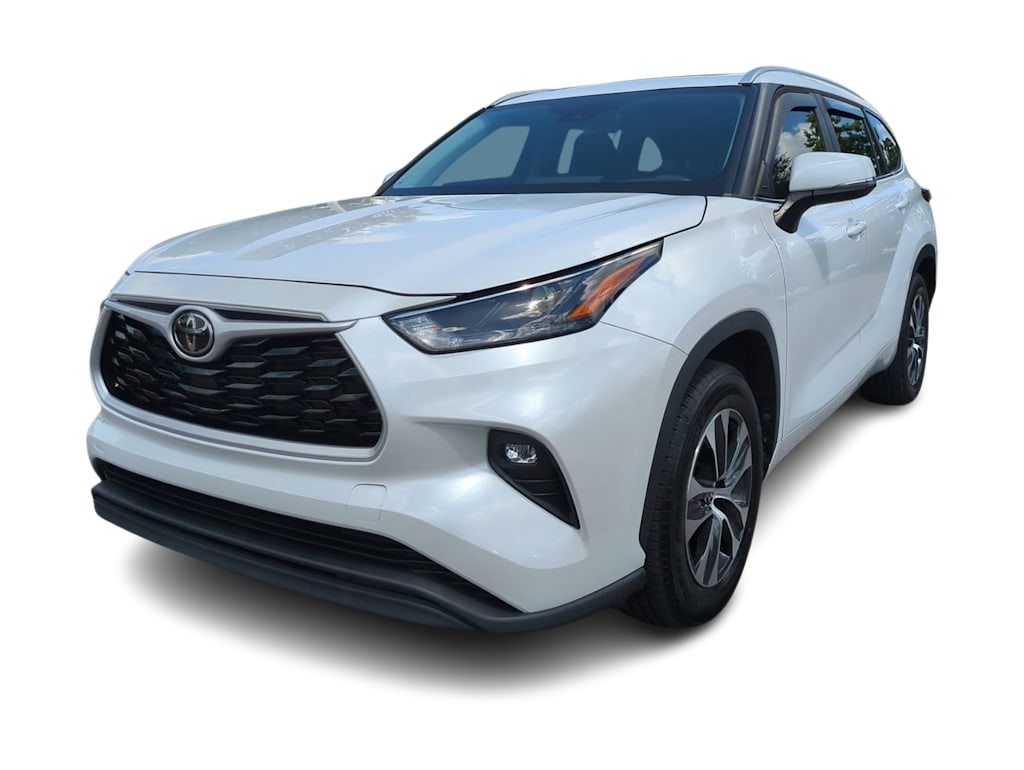Thumbnail: 2023 Toyota Highlander - 16