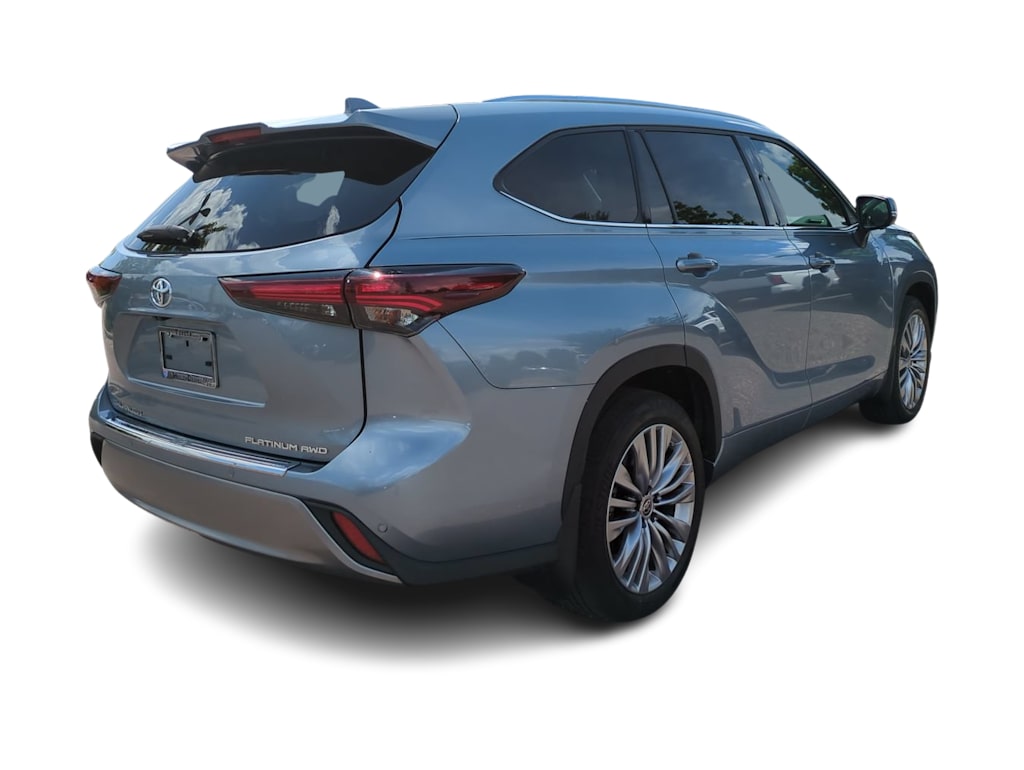Thumbnail: 2024 Toyota Highlander - 17