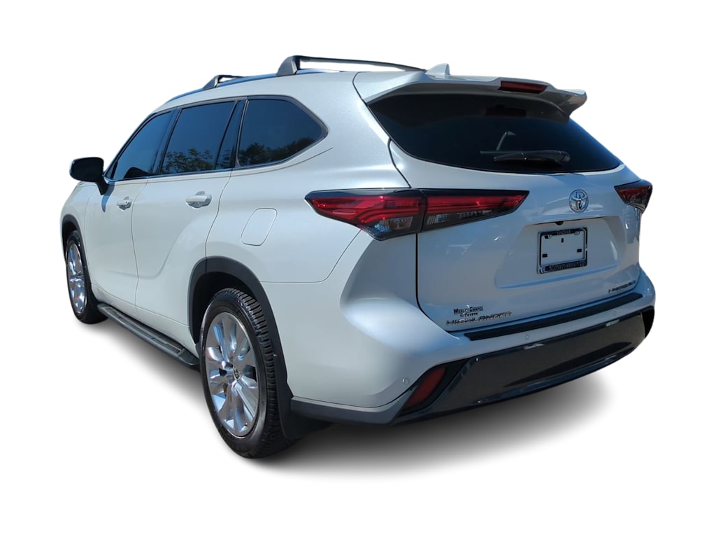 Thumbnail: 2023 Toyota Highlander - 4