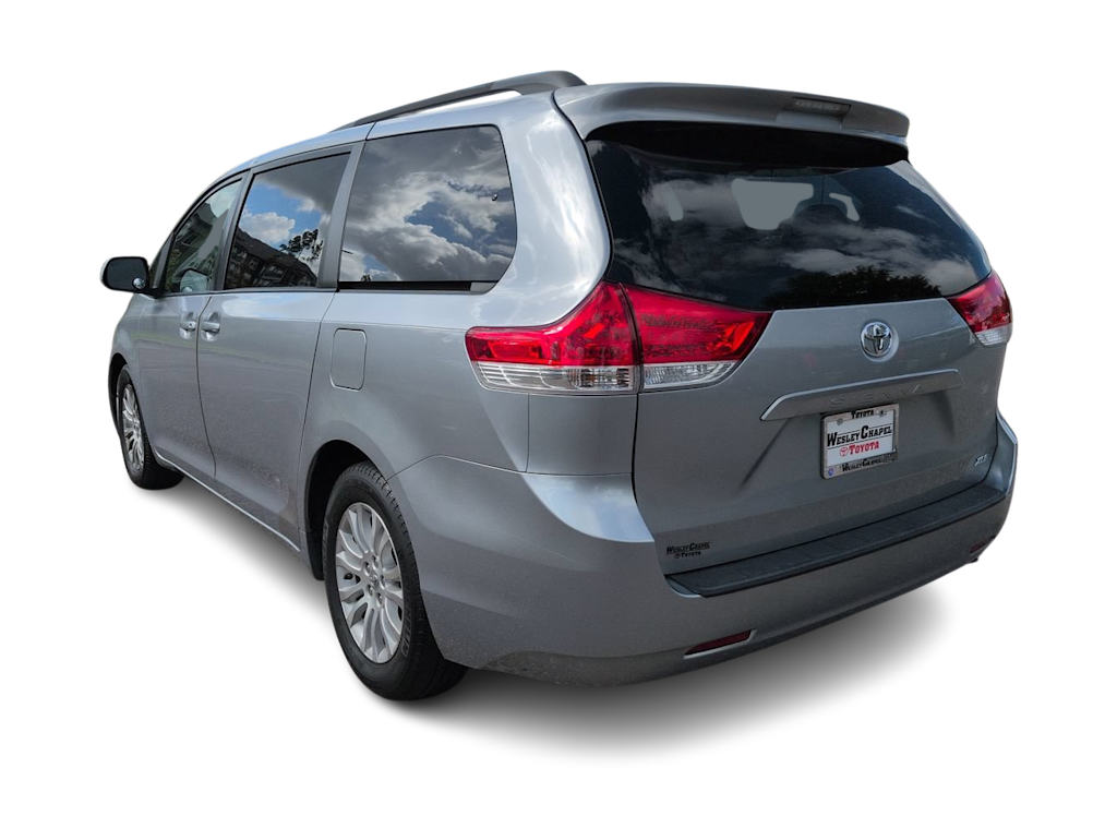 Thumbnail: 2012 Toyota Sienna - 4