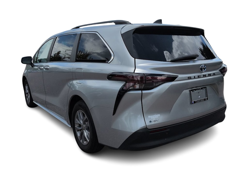 Thumbnail: 2025 Toyota Sienna - 4