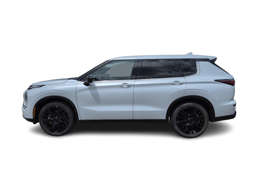 Thumbnail: 2026 Mitsubishi Outlander - 3