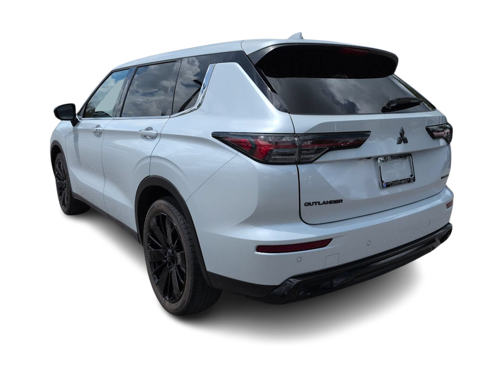 Thumbnail: 2026 Mitsubishi Outlander - 4