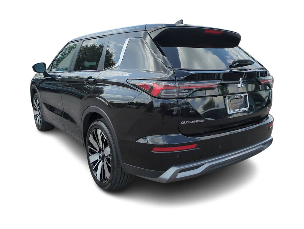 Thumbnail: 2025 Mitsubishi Outlander - 4