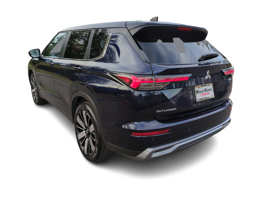 Thumbnail: 2025 Mitsubishi Outlander - 4