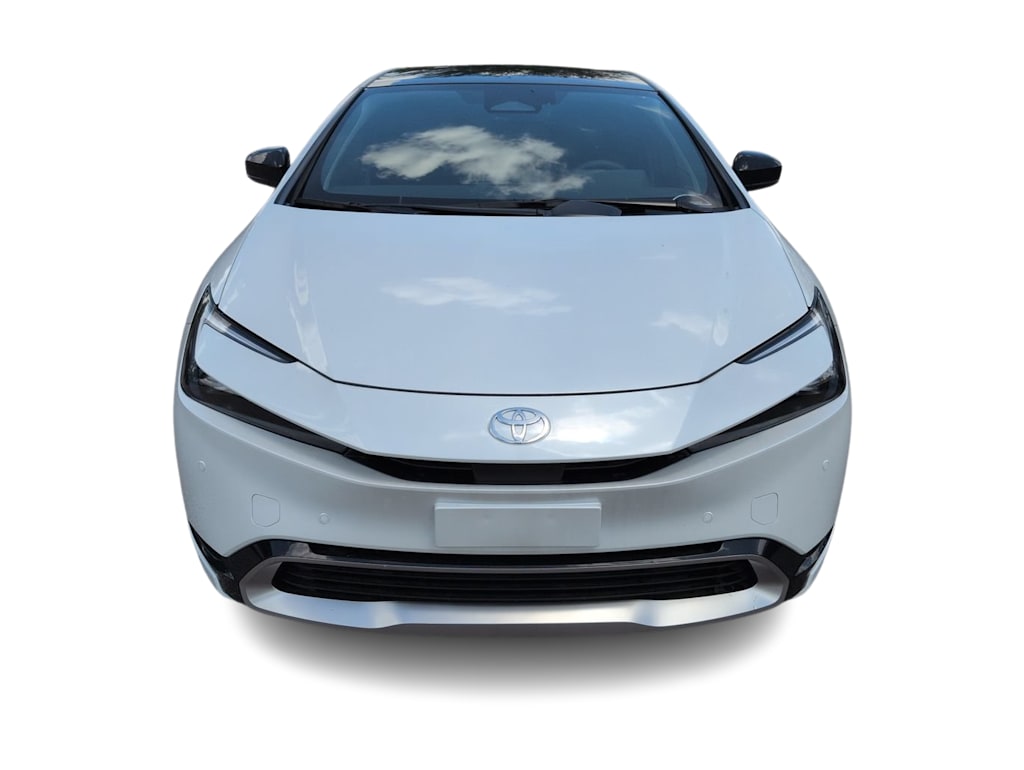 Thumbnail: 2026 Toyota Prius v - 6