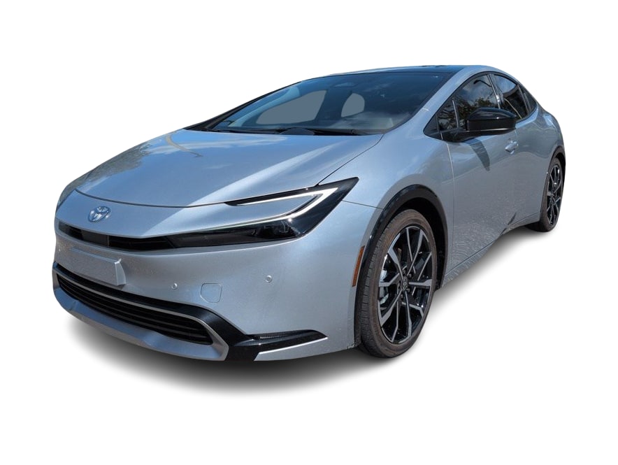 Thumbnail: 2026 Toyota Prius v - 3