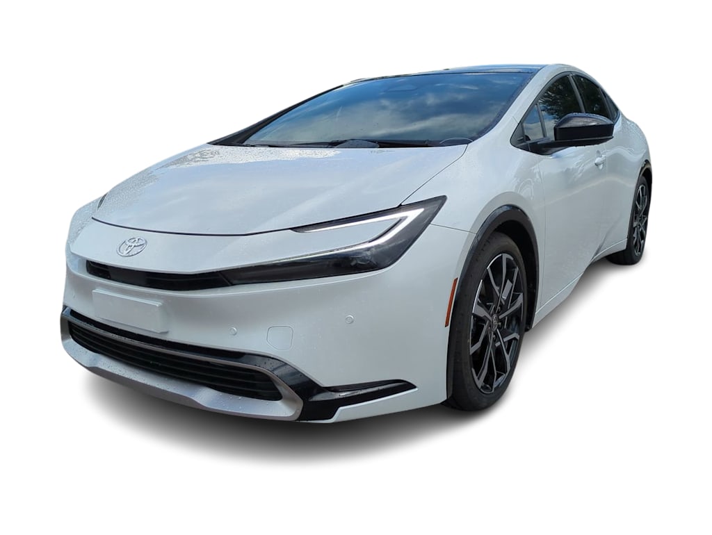 Thumbnail: 2026 Toyota Prius v - 17