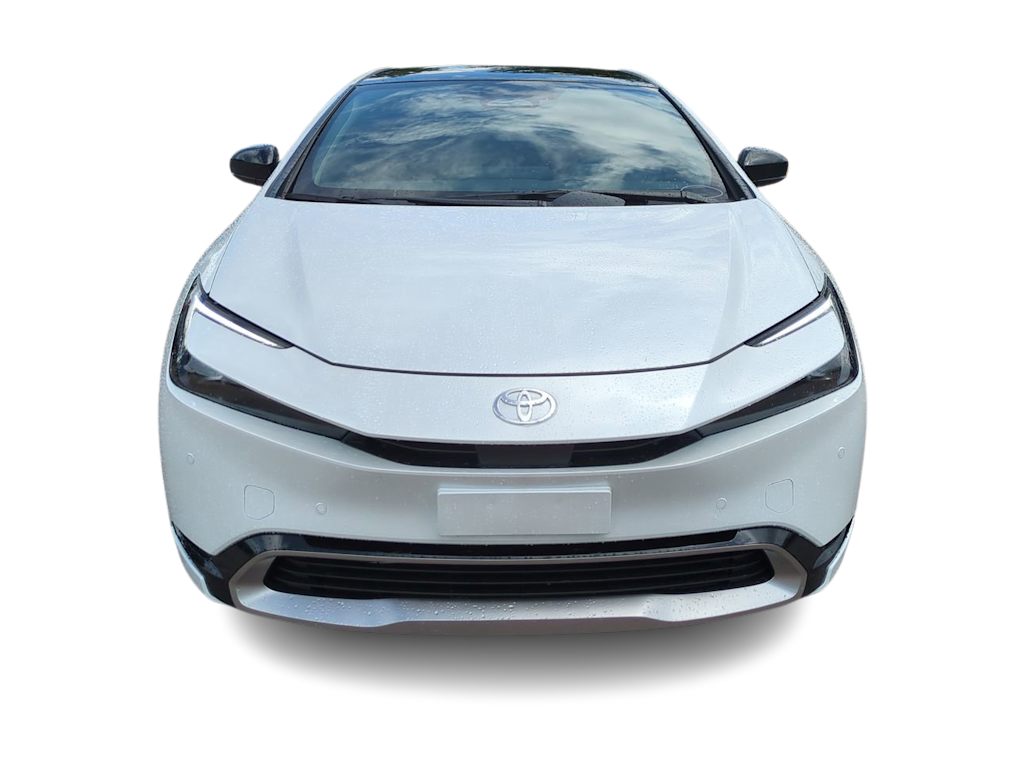 Thumbnail: 2026 Toyota Prius v - 6