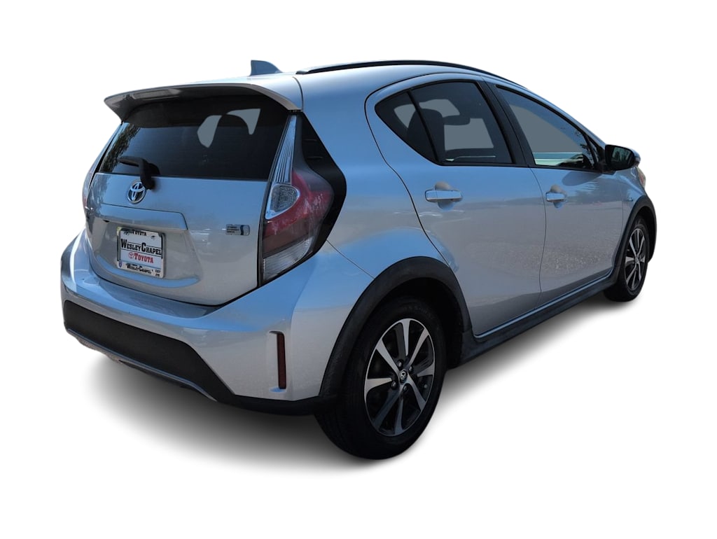 Thumbnail: 2018 Toyota Prius c - 18