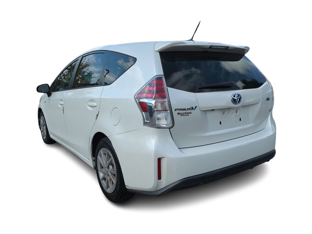 Thumbnail: 2015 Toyota Prius v - 4