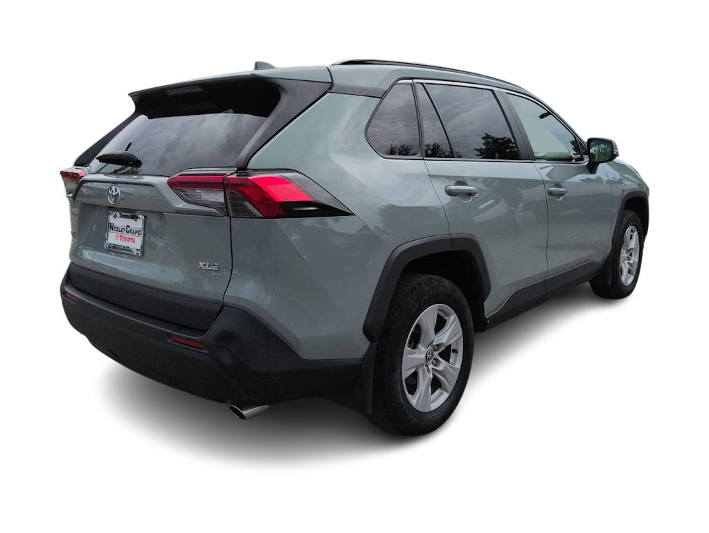 Thumbnail: 2020 Toyota RAV4 - 17