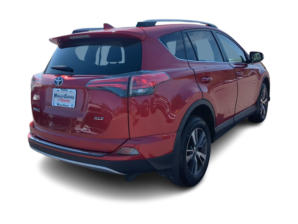 2016 Toyota RAV4 XLE 17