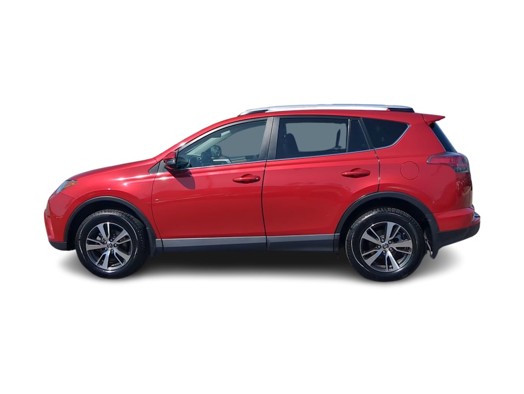 2016 Toyota RAV4 XLE 3