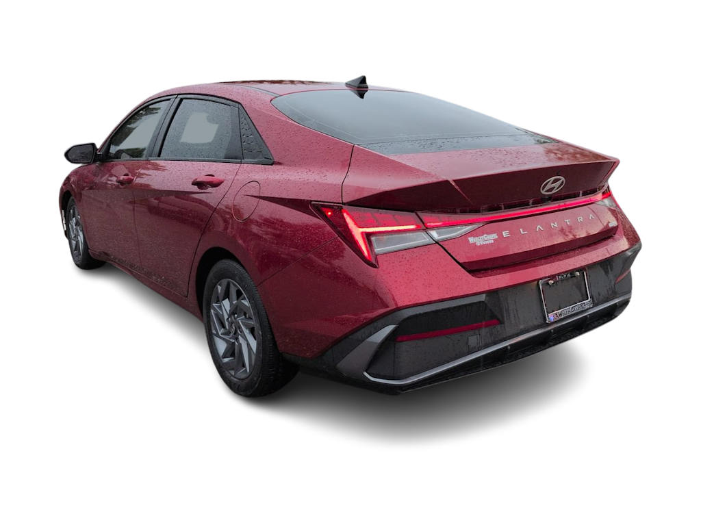 Thumbnail: 2024 Hyundai Elantra - 4