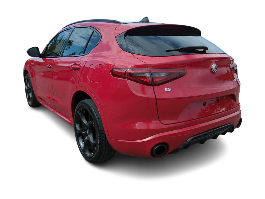 Thumbnail: 2022 Alfa Romeo Stelvio - 4
