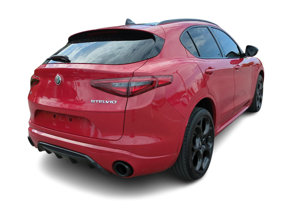 Thumbnail: 2022 Alfa Romeo Stelvio - 18