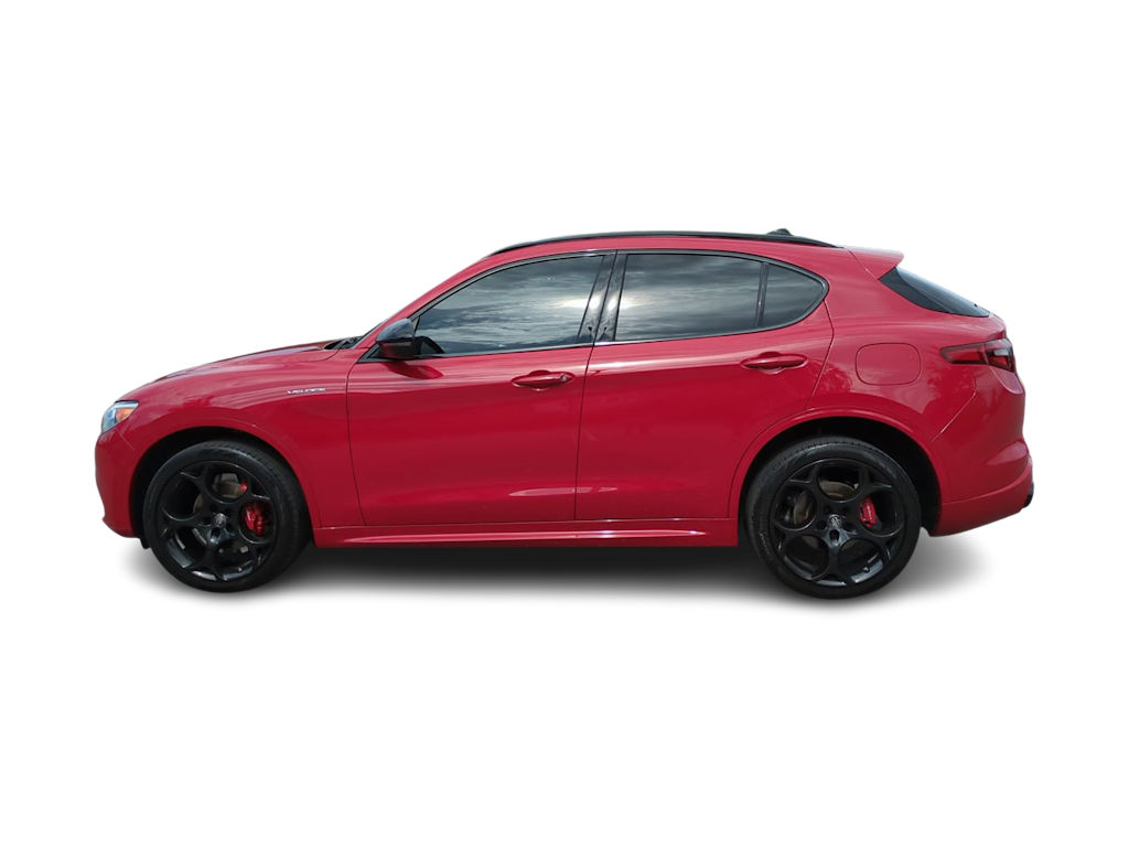 Thumbnail: 2022 Alfa Romeo Stelvio - 3