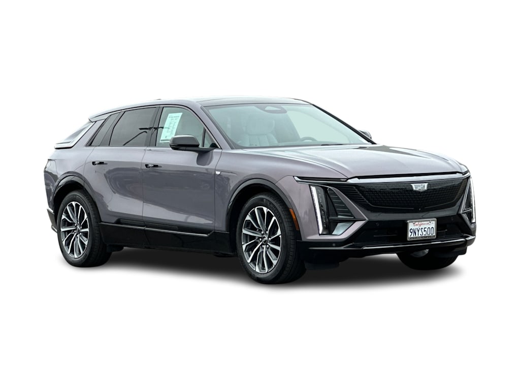 Thumbnail: 2024 Cadillac Lyriq - 18