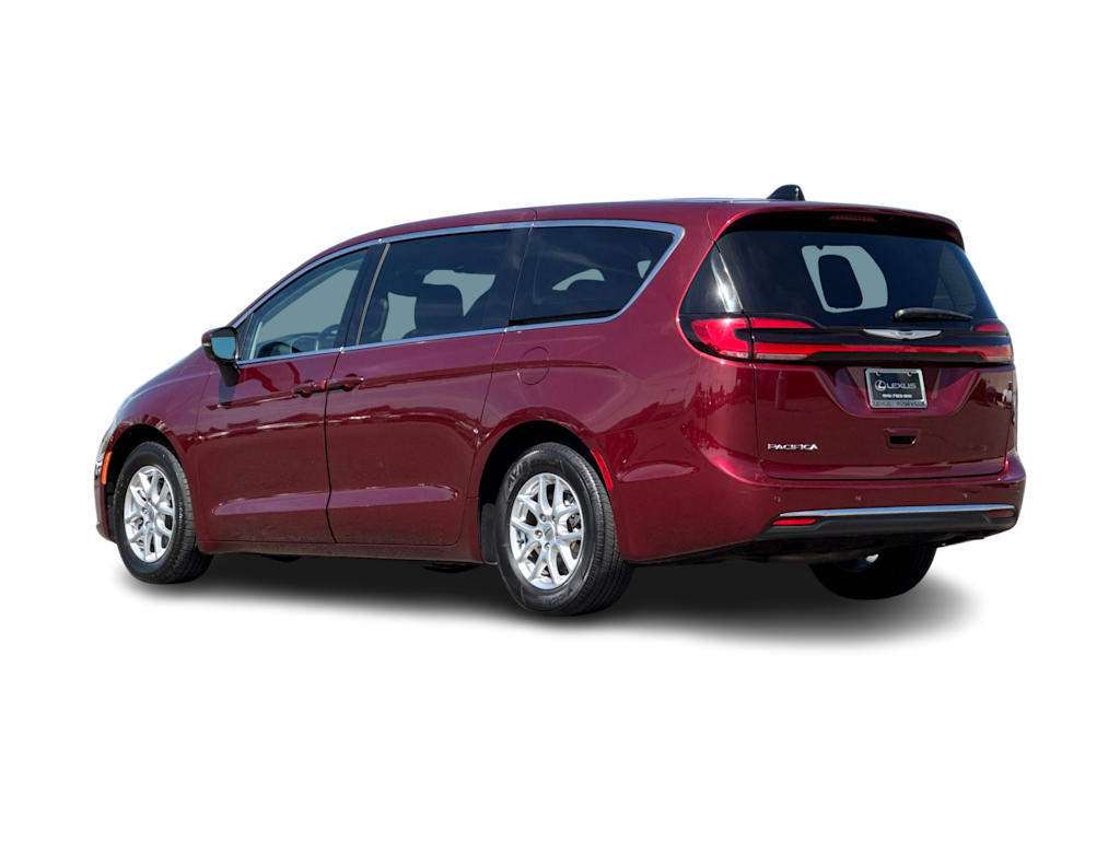 Thumbnail: 2023 Chrysler Pacifica - 4