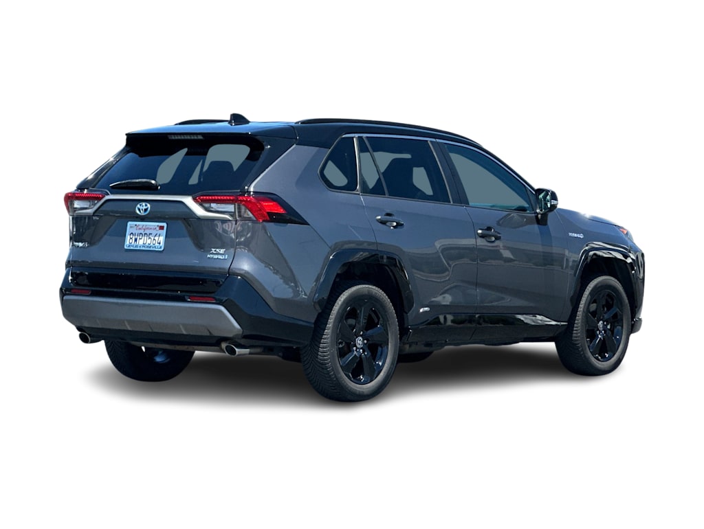 Thumbnail: 2021 Toyota RAV4 - 17