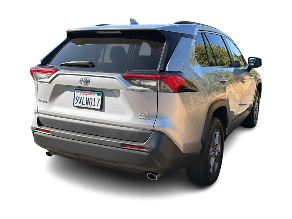 Thumbnail: 2022 Toyota RAV4 - 8