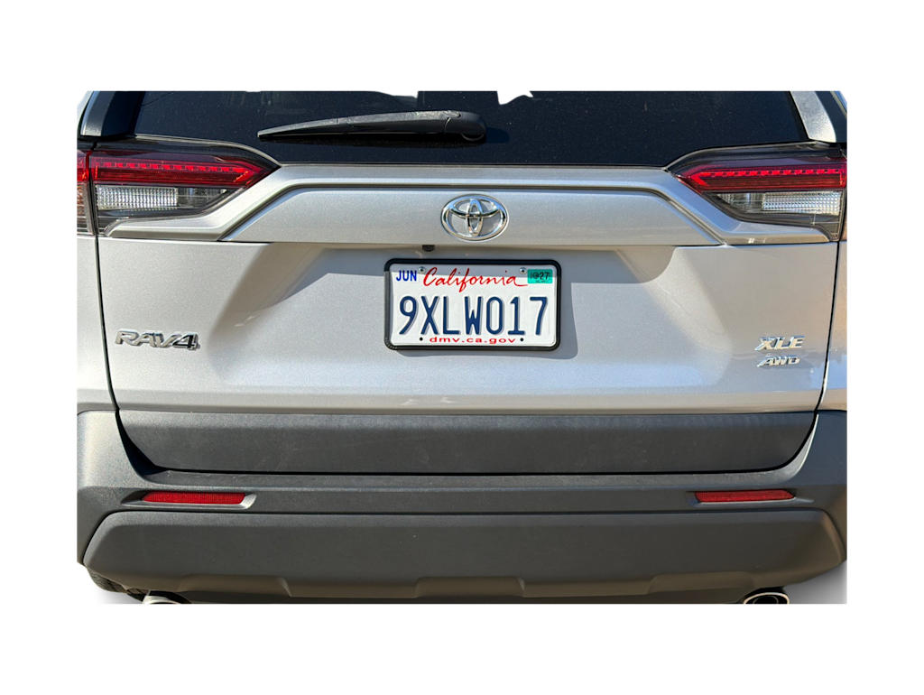 Thumbnail: 2022 Toyota RAV4 - 17