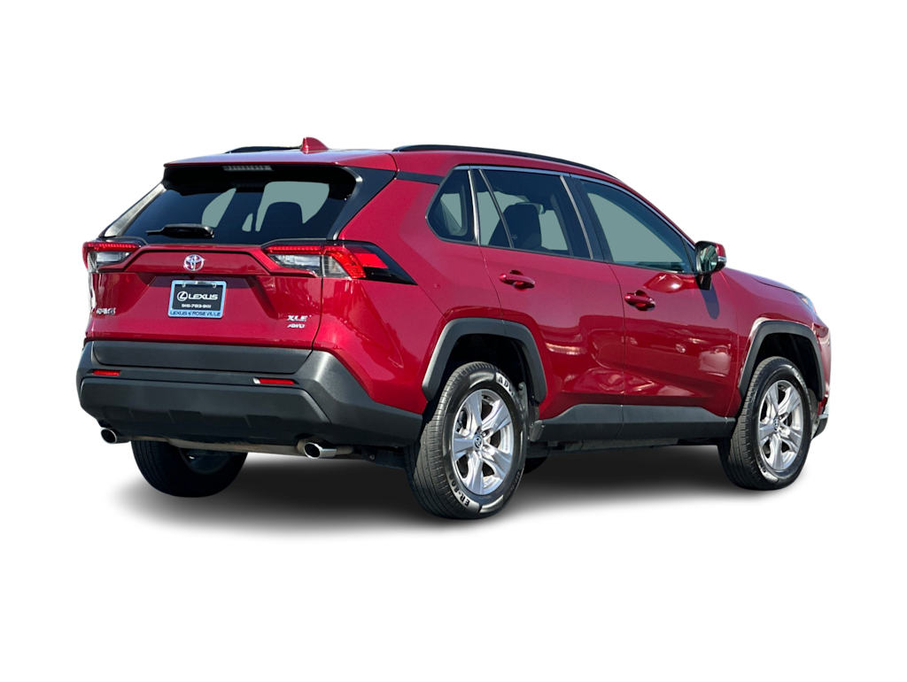 Thumbnail: 2022 Toyota RAV4 - 17