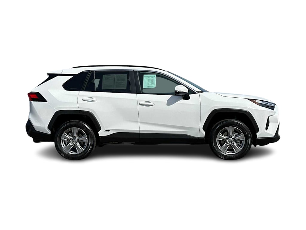 2024 Toyota RAV4 XLE 20